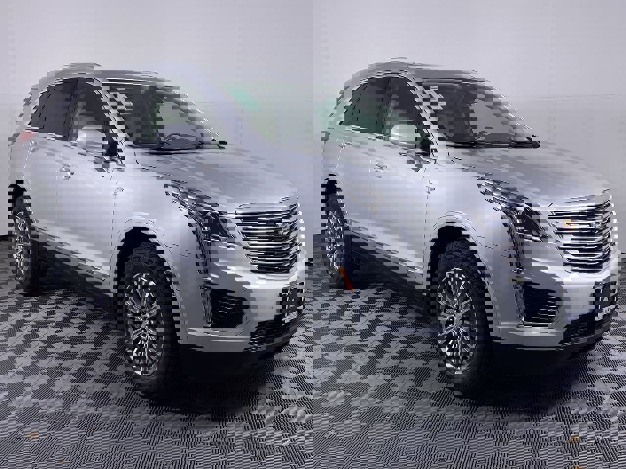 Certified 2017 Cadillac XT5 Luxury w/ Driver Awareness Package FWD image 41