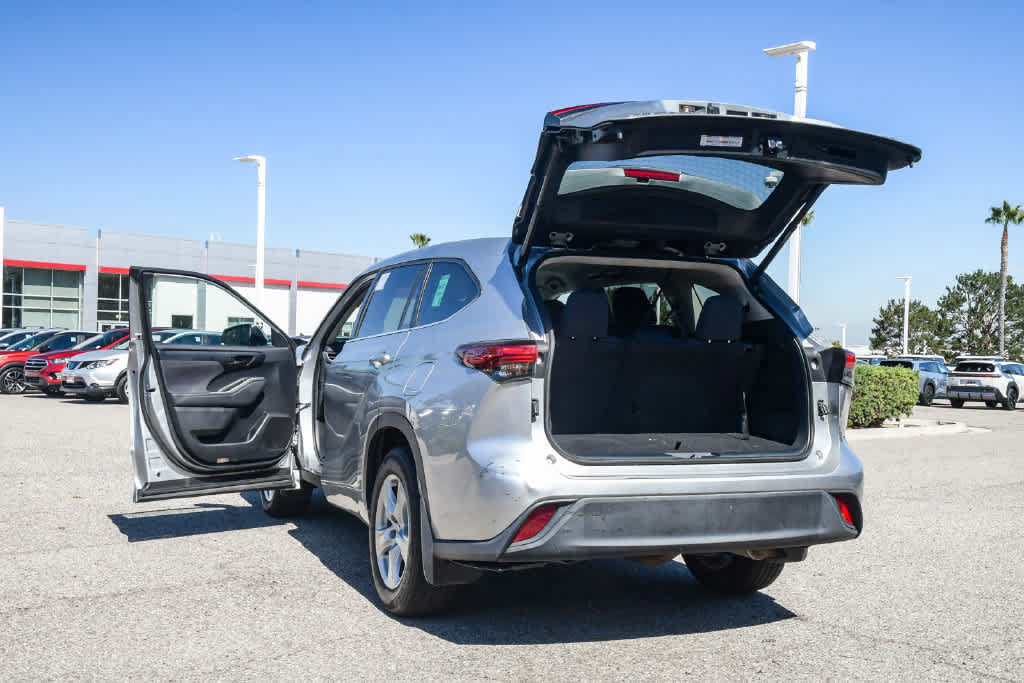 Certified 2023 Toyota Highlander LE AWD/4WD image 27