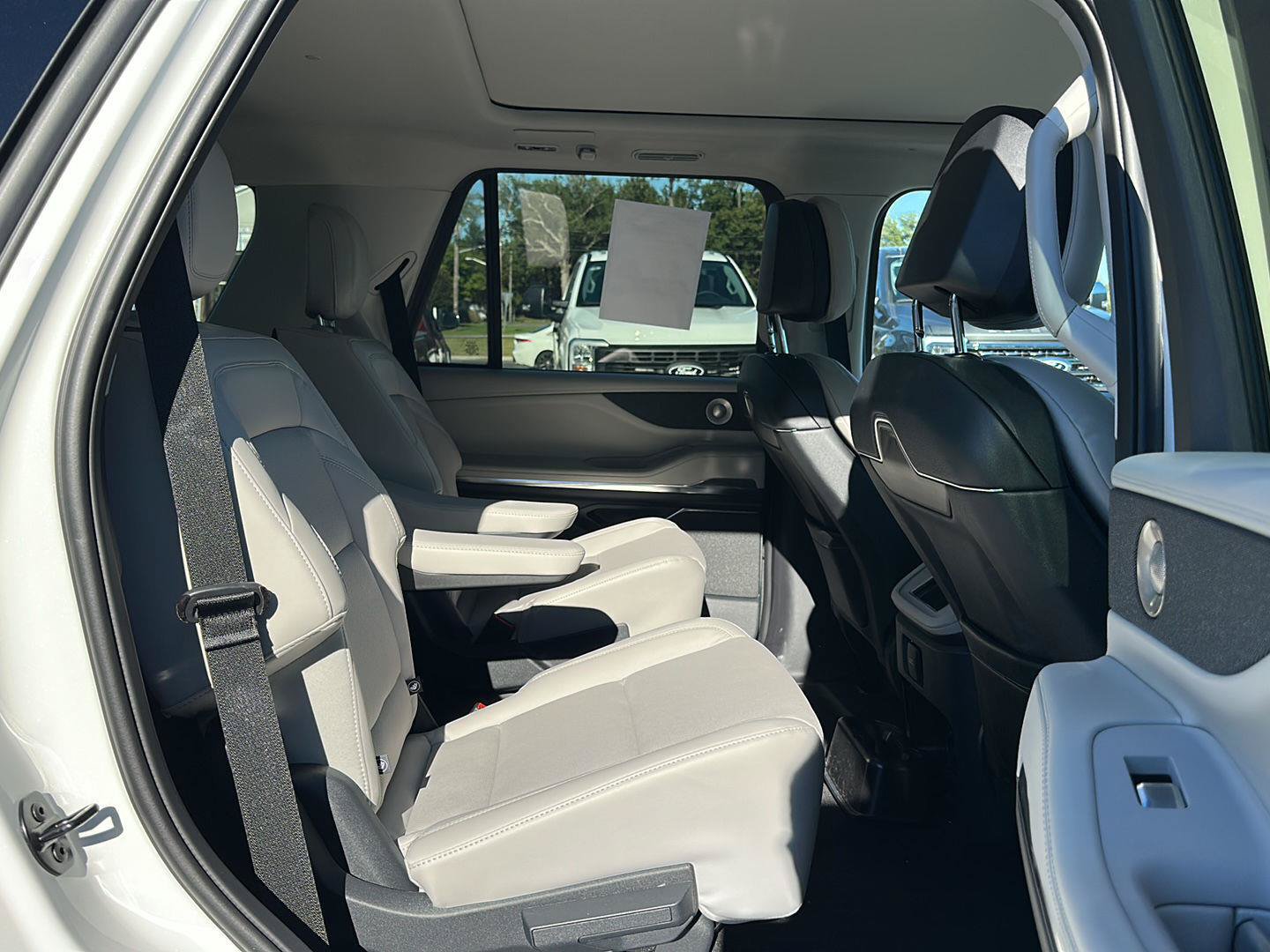 Used 2025 Lincoln Navigator Reserve AWD/4WD image 11