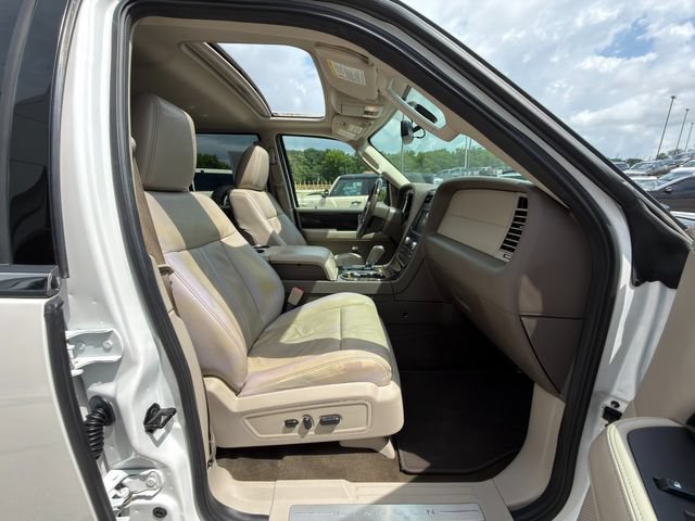 Used 2017 Lincoln Navigator Select AWD/4WD image 10