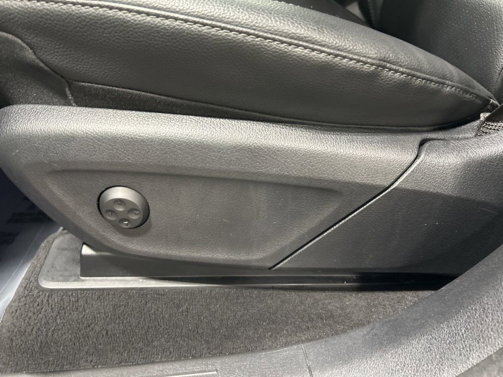 Used 2024 Mercedes-Benz GLE 450e 4MATIC image 13