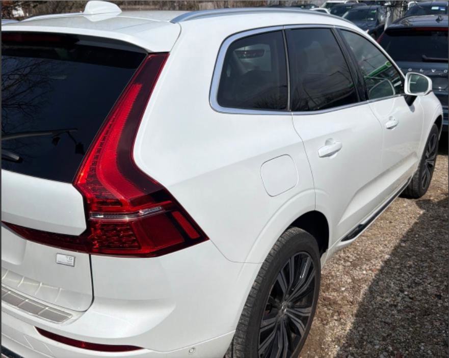 Used 2023 Volvo XC60 T8 Plus image 3