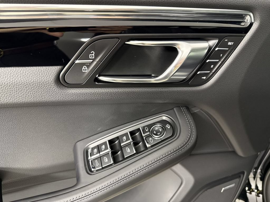 New 2026 Porsche Macan AWD/4WD image 34