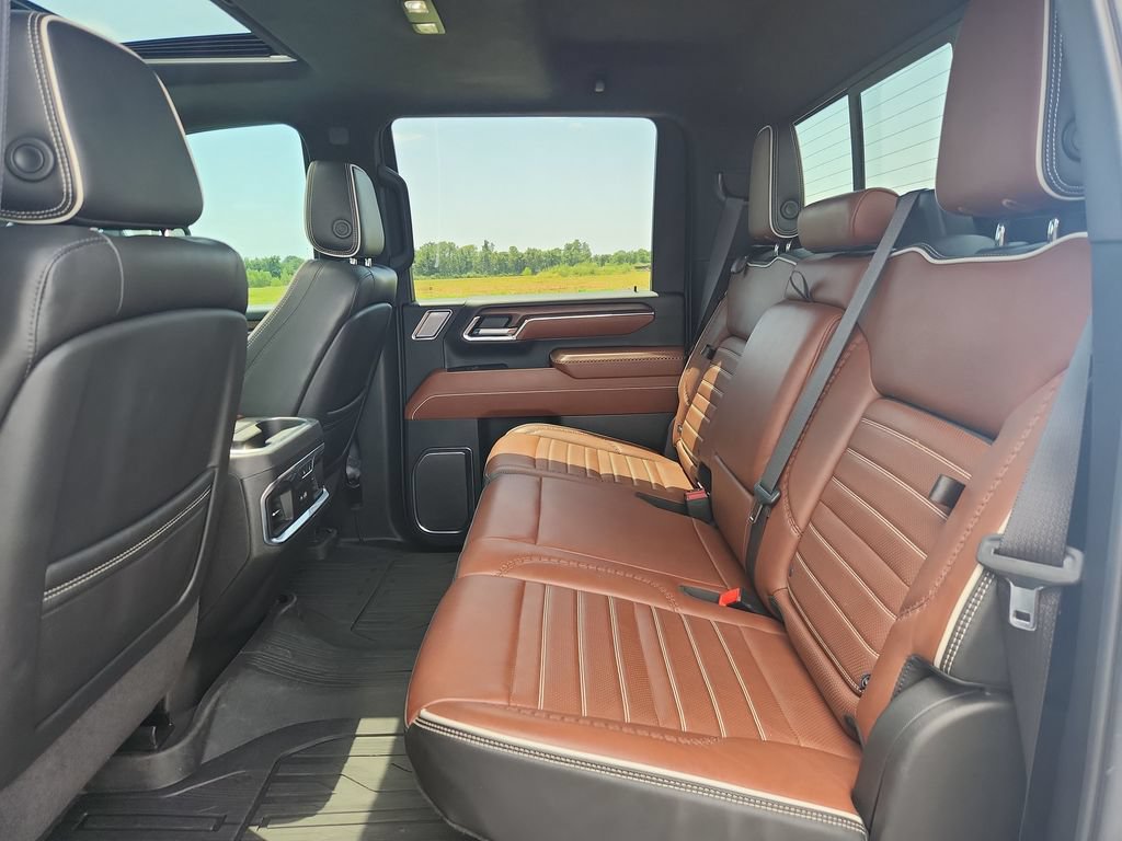 Used 2024 GMC Sierra 3500 Denali Ultimate AWD/4WD image 26