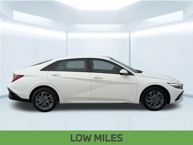 Used 2024 Hyundai Elantra SEL image 8