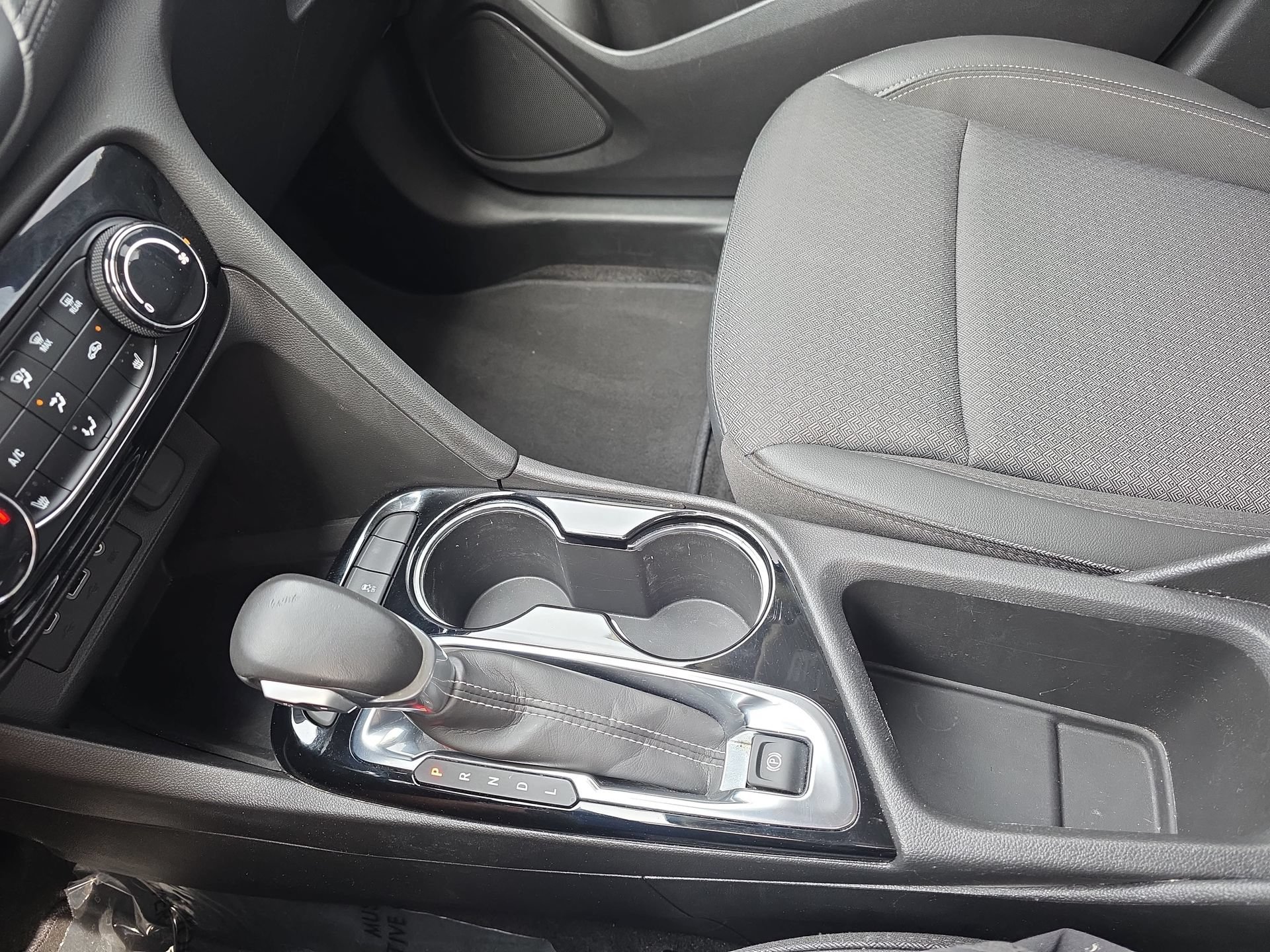Used 2023 Buick Encore GX Preferred w/ Cold Weather Comfort Package FWD image 24
