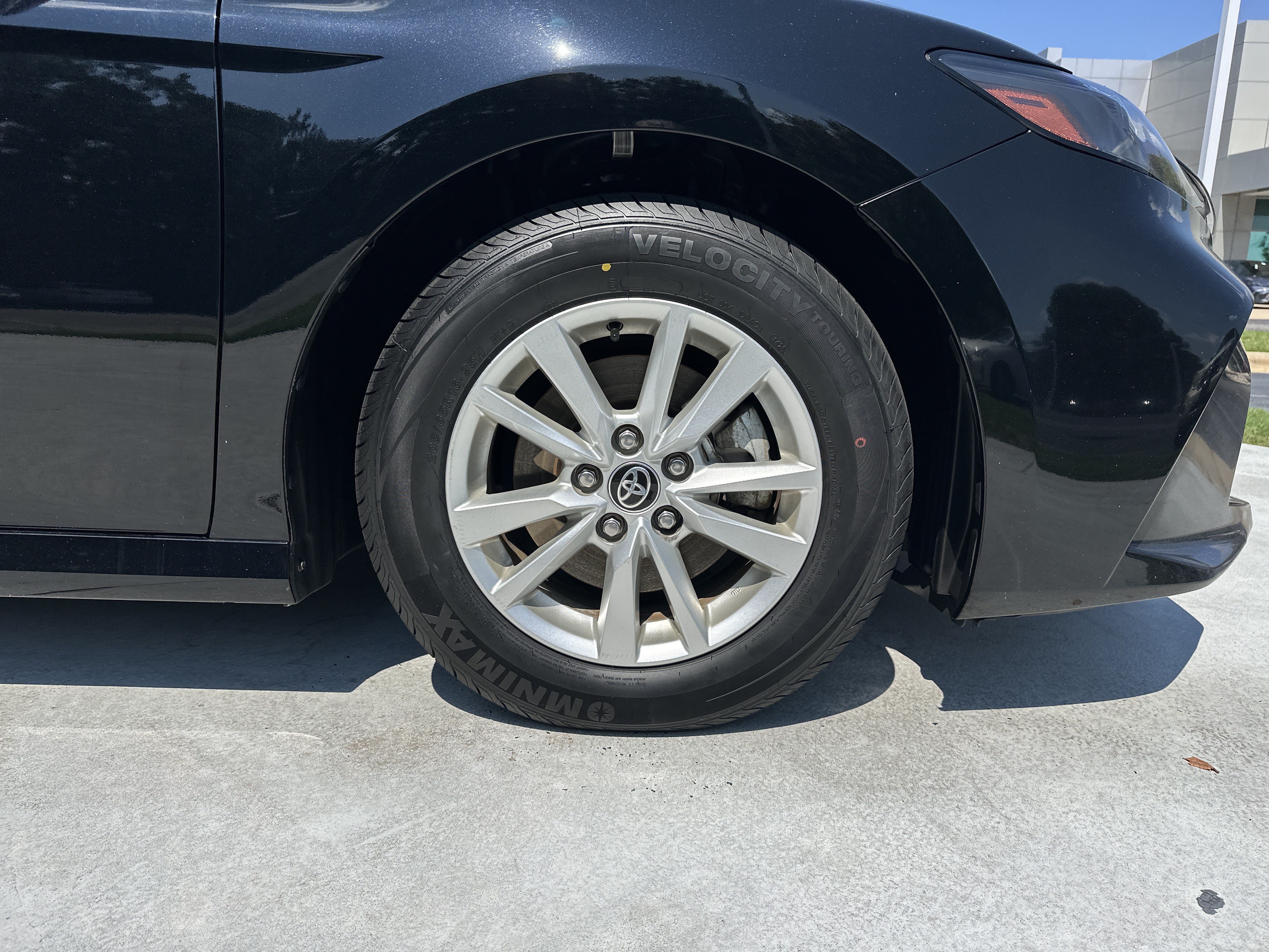 Used 2025 Toyota Camry LE w/ Convenience Package FWD image 13