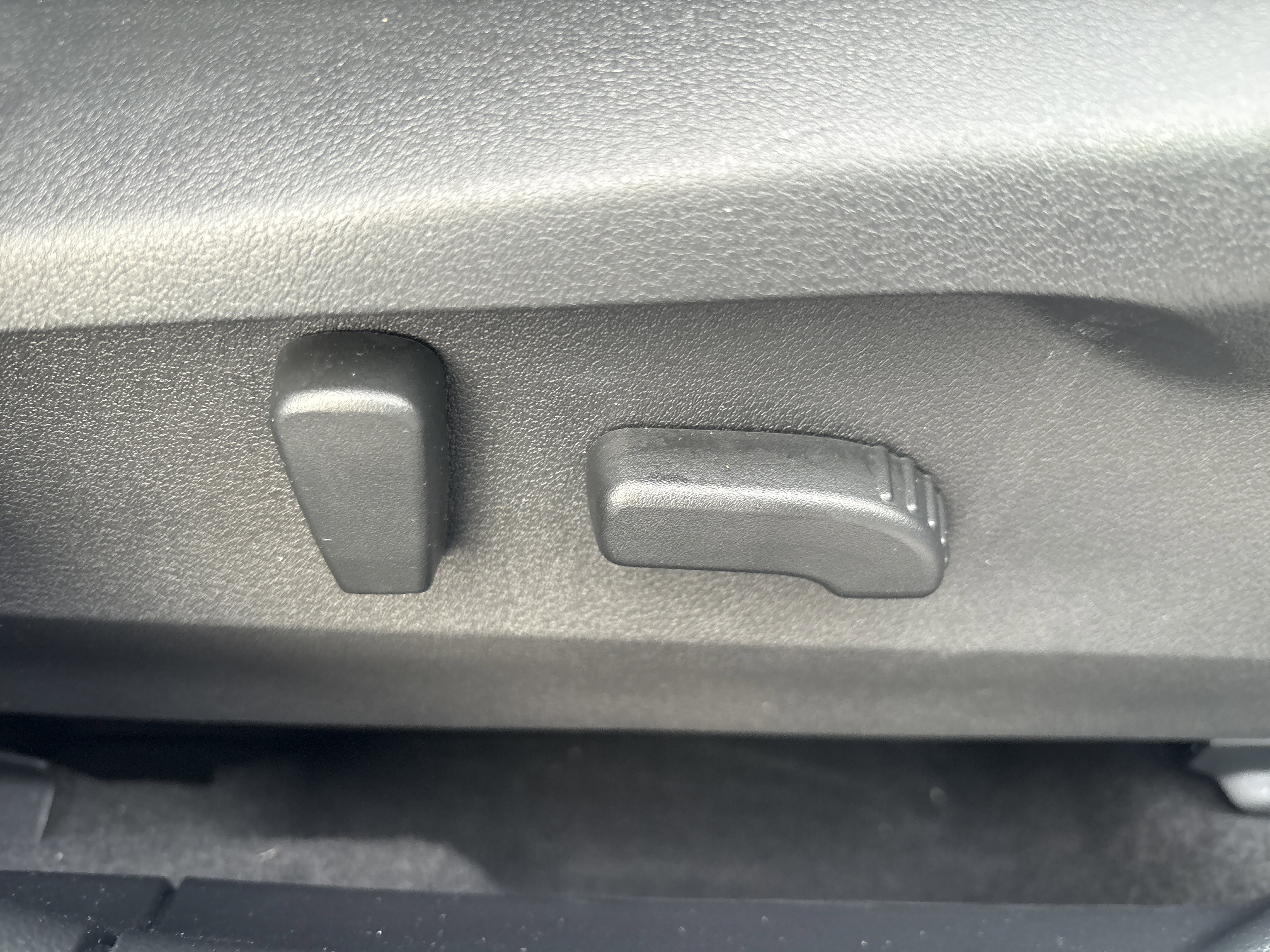 Used 2023 Subaru Outback Limited image 10