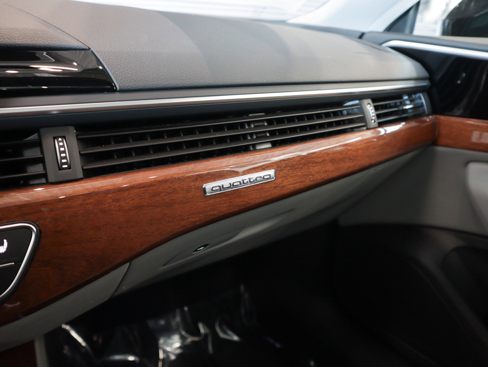 Used 2022 Audi A5 2.0T Premium image 25