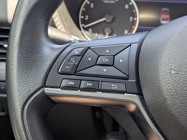 Used 2025 Nissan Sentra SV FWD image 25