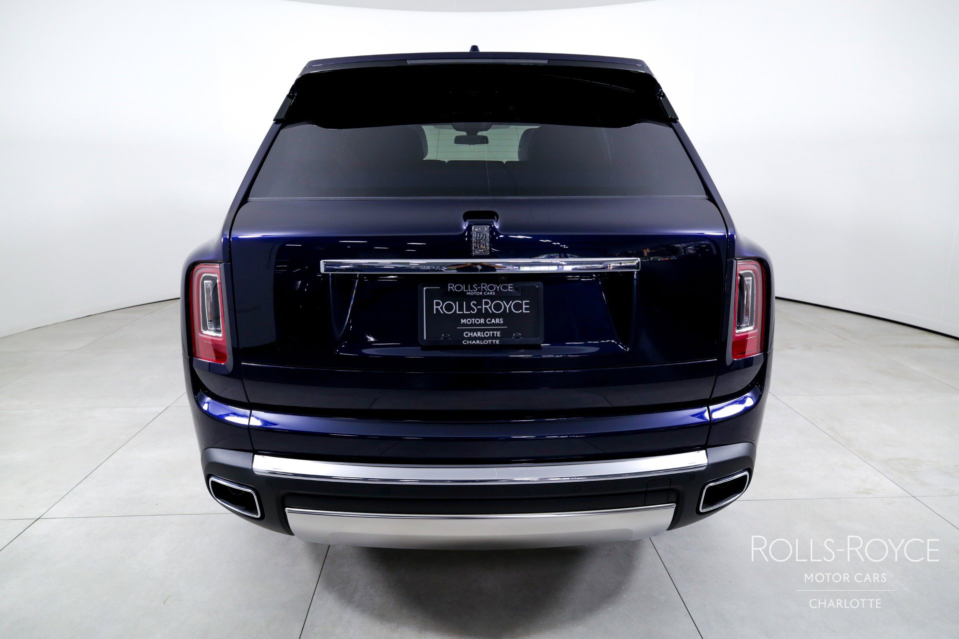 Used 2024 Rolls-Royce Cullinan AWD/4WD image 9
