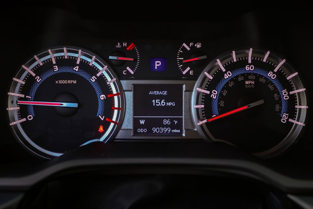 Used 2018 Toyota 4Runner Limited AWD/4WD image 32