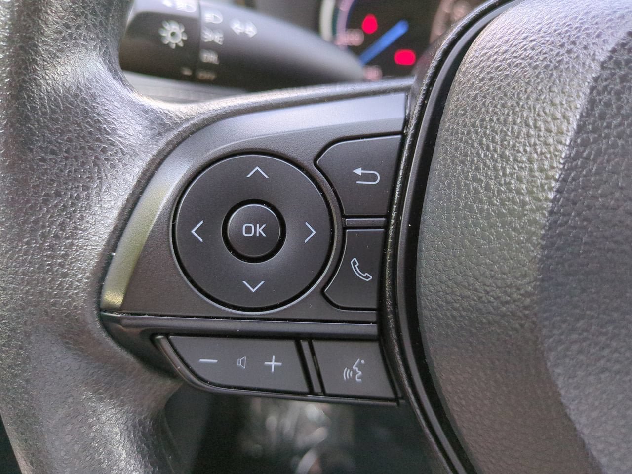 Used 2025 Toyota RAV4 LE AWD/4WD image 23
