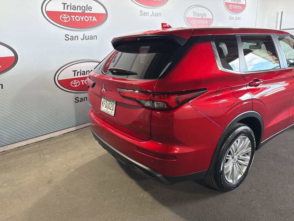 Used 2023 Mitsubishi Outlander ES image 17