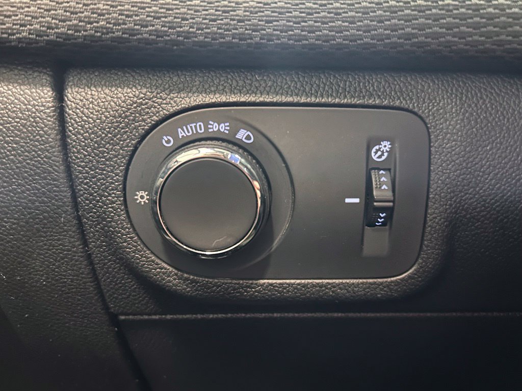 Used 2019 Chevrolet Cruze LT FWD image 13