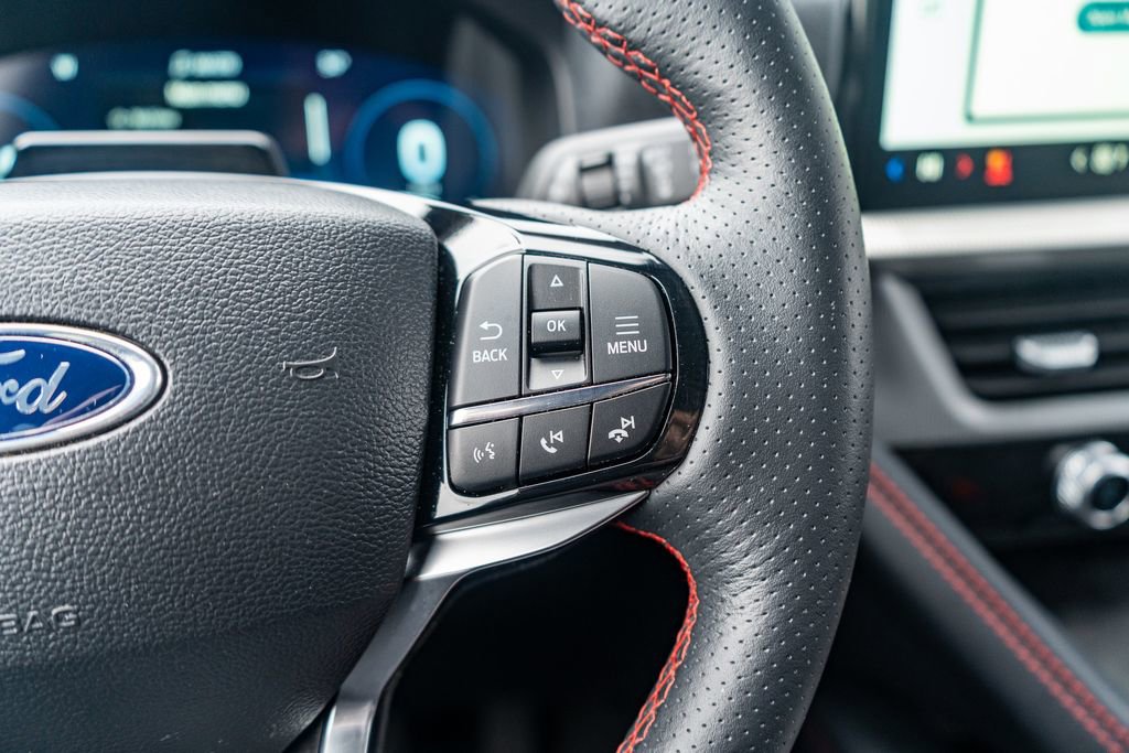 Used 2025 Ford Explorer ST-Line w/ ST-Line Street Pack image 24