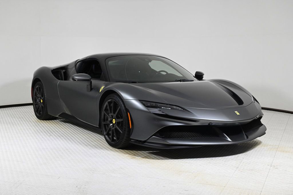 Used 2024 Ferrari SF90 Spider image 11