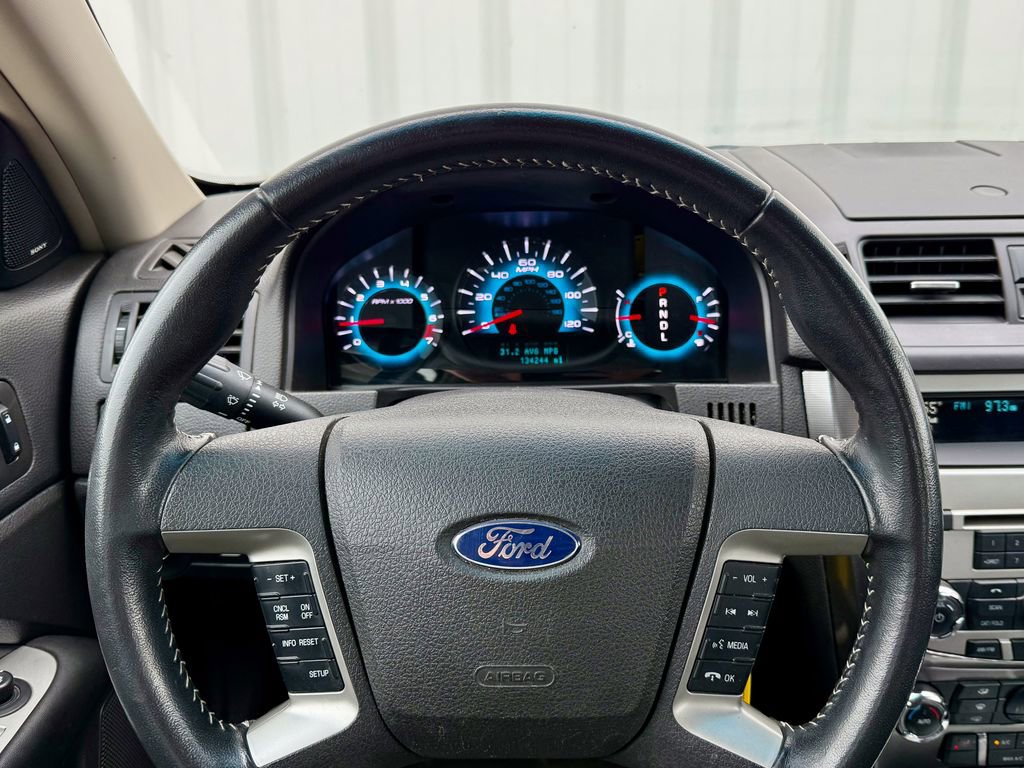 Used 2012 Ford Fusion SEL image 19