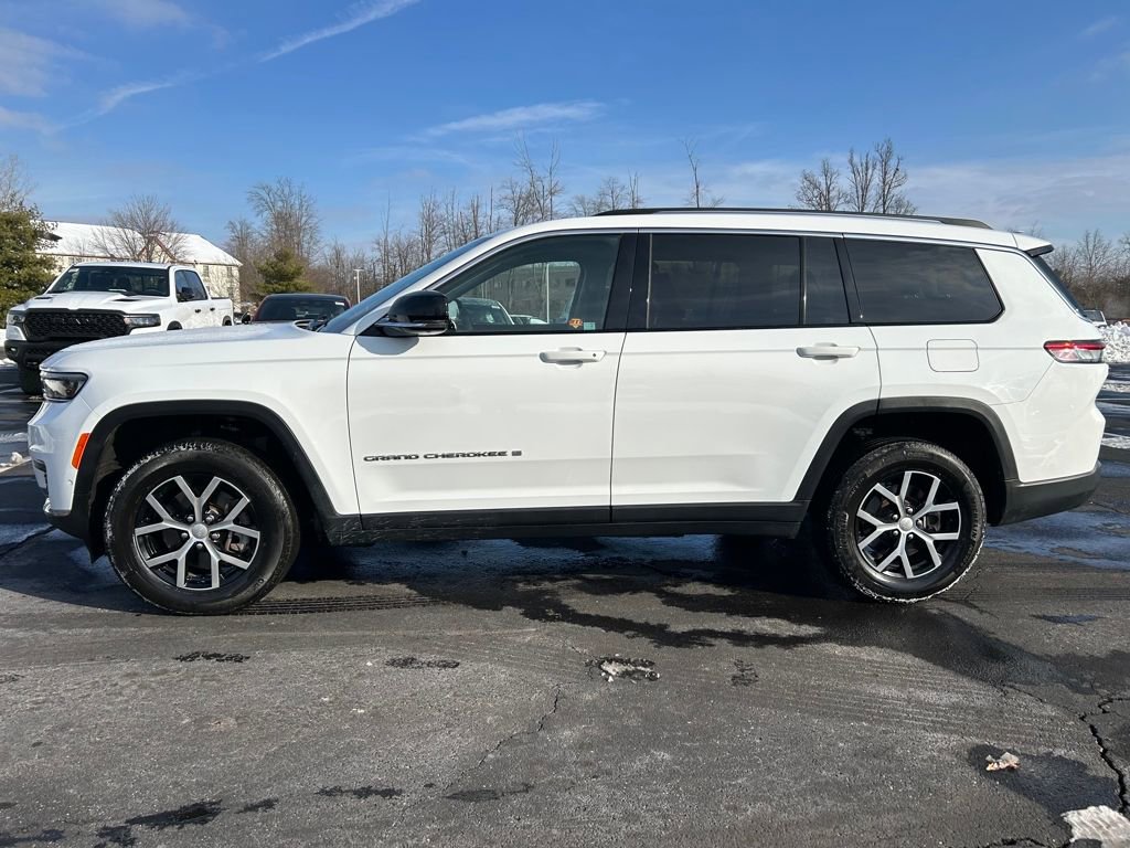 Used 2023 Jeep Grand Cherokee L Limited w/ Luxury Tech Group II image 4