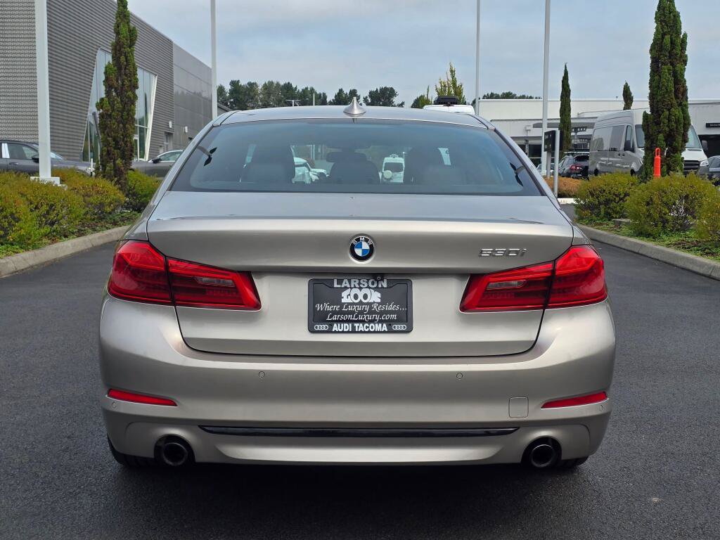 Used 2017 BMW 530i RWD image 4