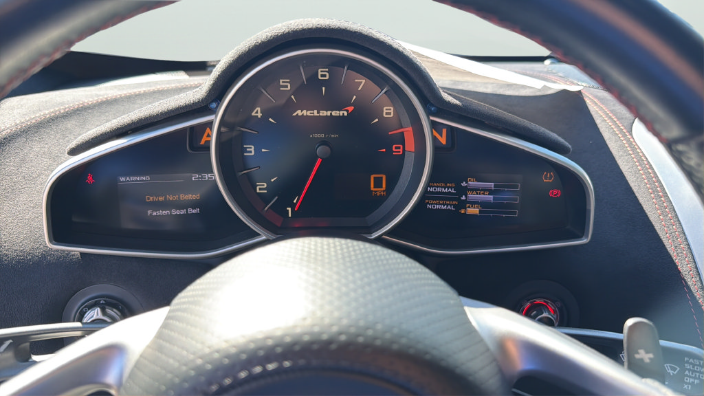 Used 2015 McLaren 650S Spider RWD image 16
