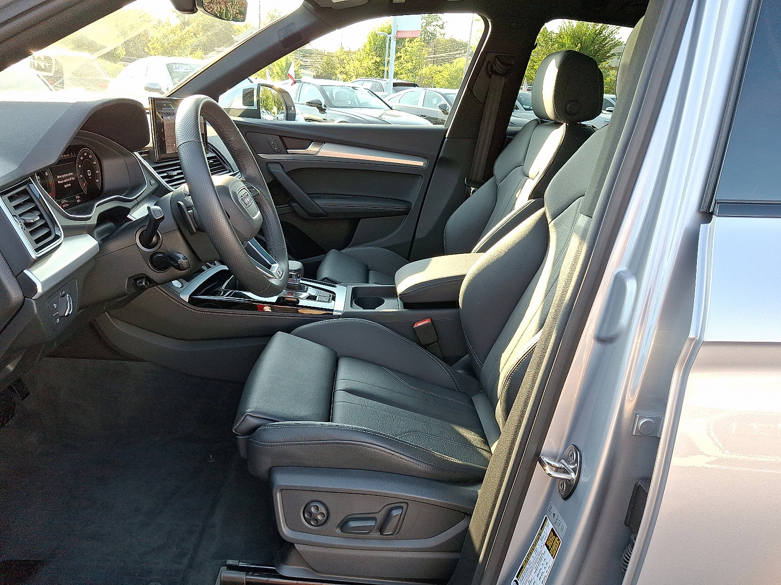 Certified 2025 Audi Q5 2.0T Premium Plus image 14