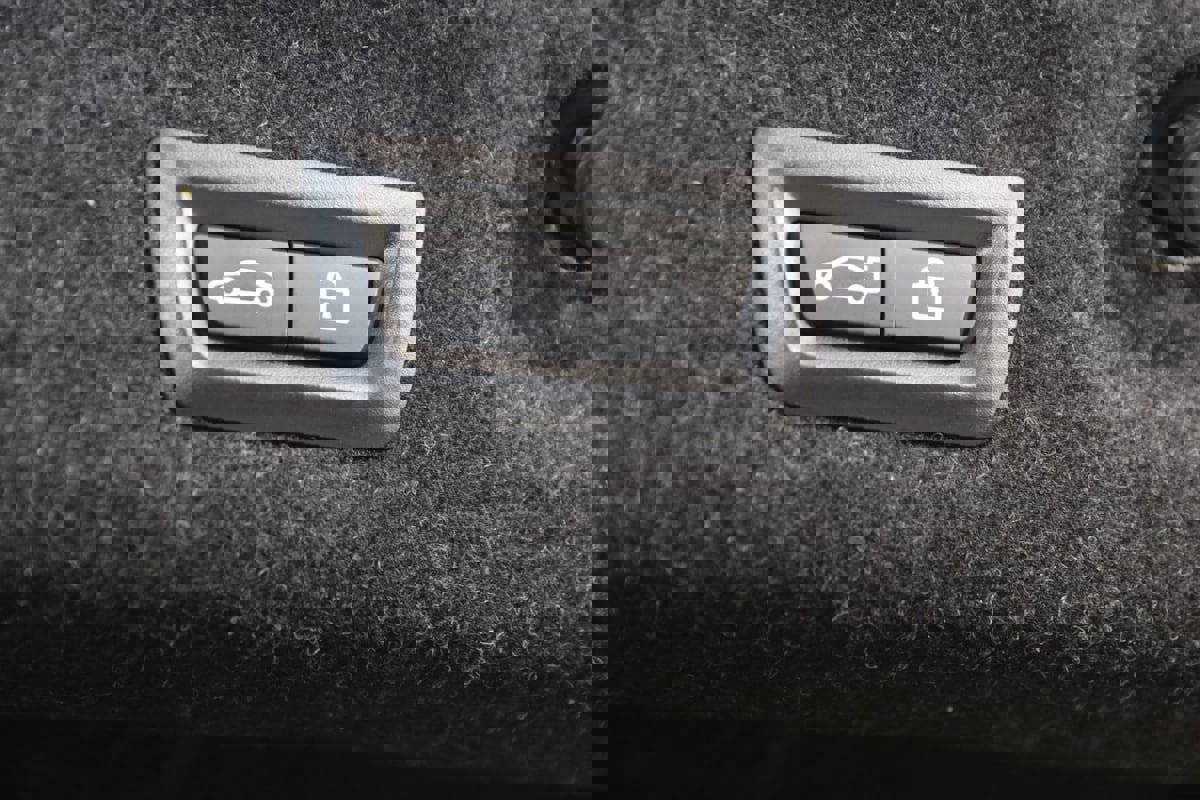 Used 2021 BMW M4 Coupe w/ Executive Package image 74