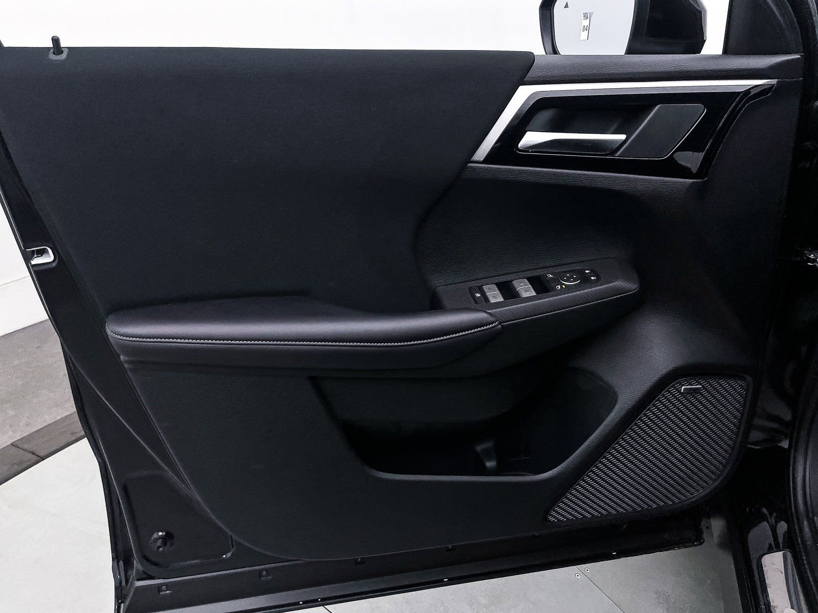 New 2025 Mitsubishi Outlander ES FWD image 9