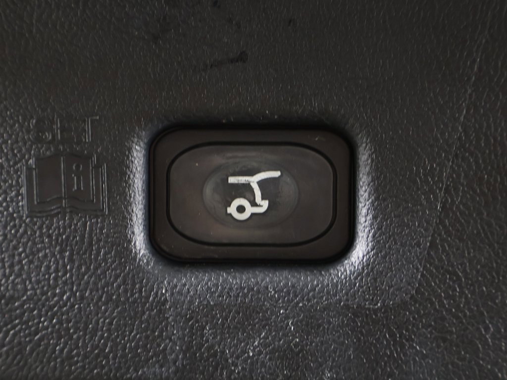 Used 2023 Lincoln Nautilus Reserve image 22