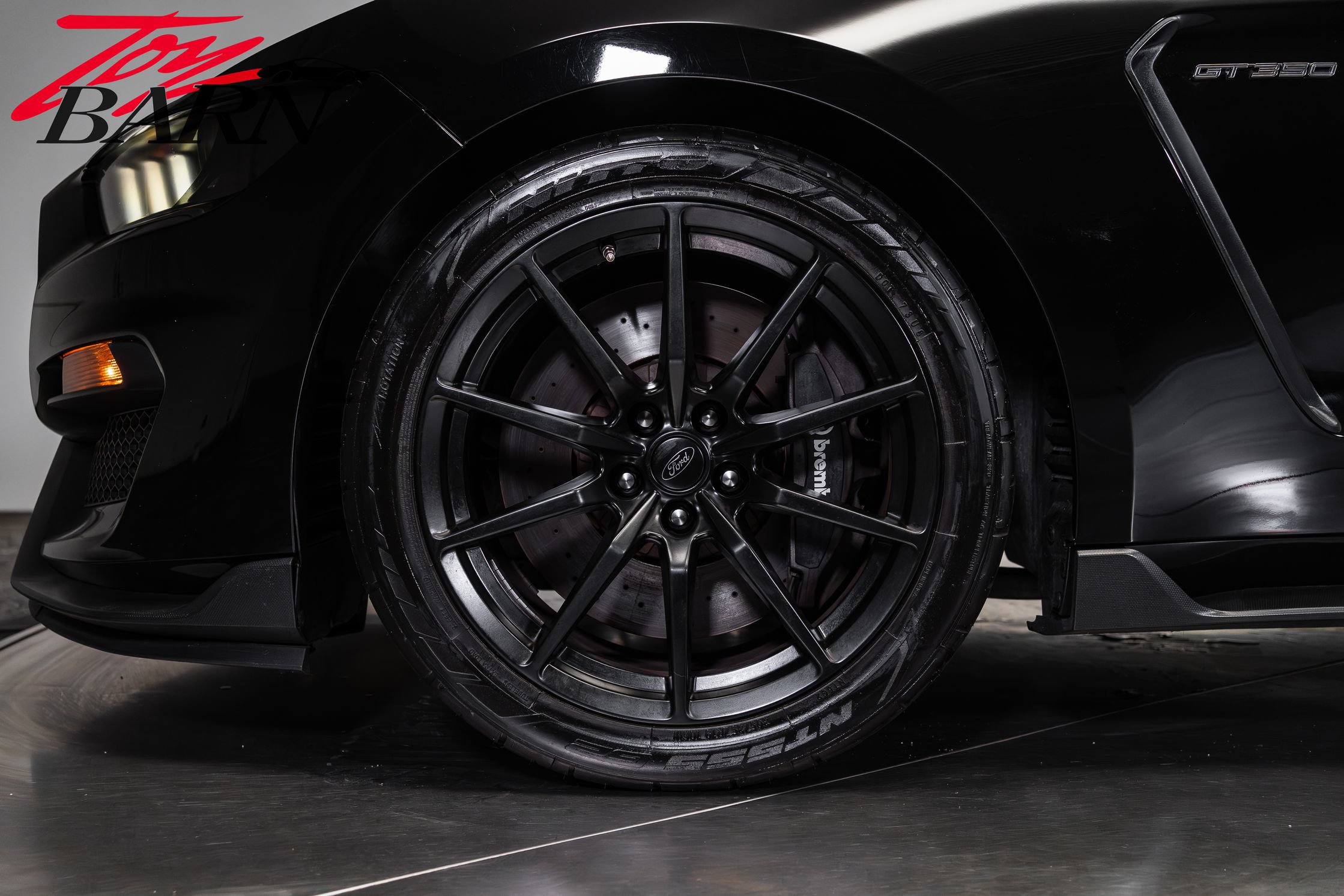 Used 2016 Ford Mustang Shelby GT350 w/ Technology Package RWD image 15