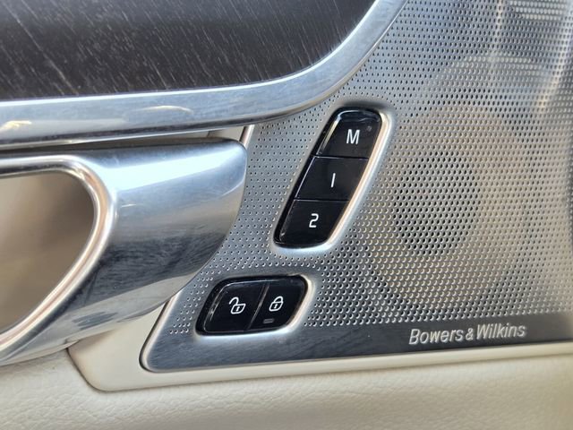 Used 2017 Volvo V90 T6 Cross Country image 32