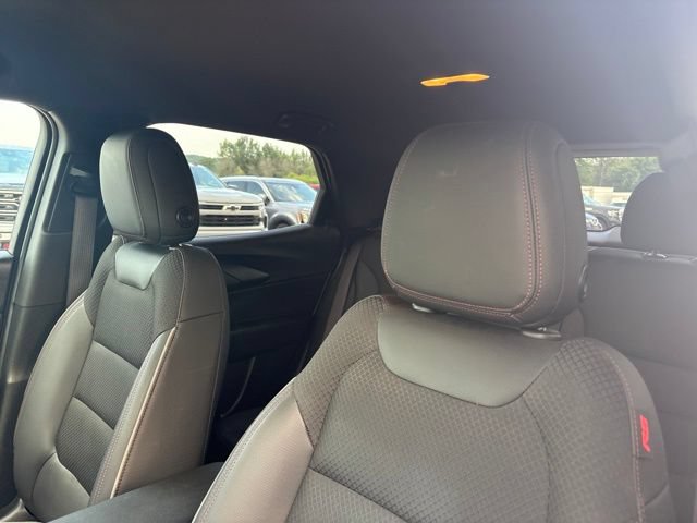 Used 2023 Chevrolet TrailBlazer RS w/ Convenience Package AWD/4WD image 13