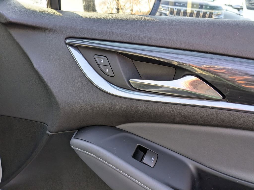 Used 2024 Buick Enclave Premium image 36