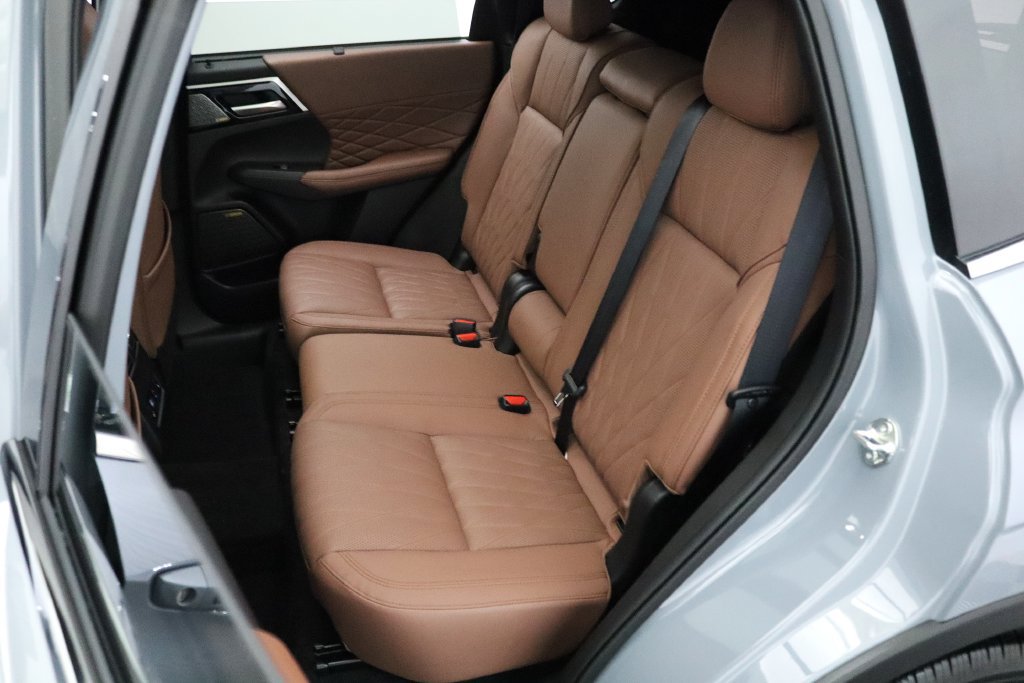 Used 2026 Mitsubishi Outlander SEL AWD/4WD image 13