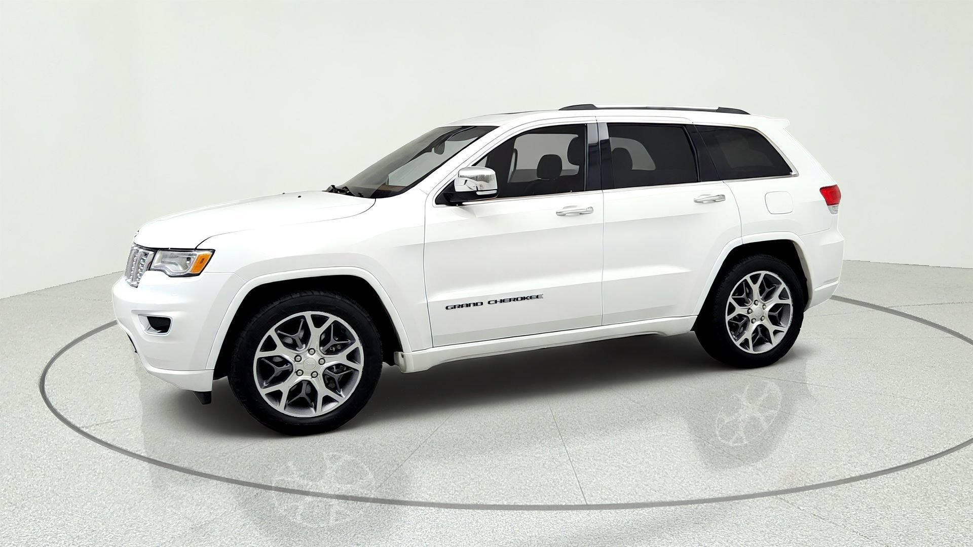 Used 2021 Jeep Grand Cherokee Overland AWD/4WD image 2