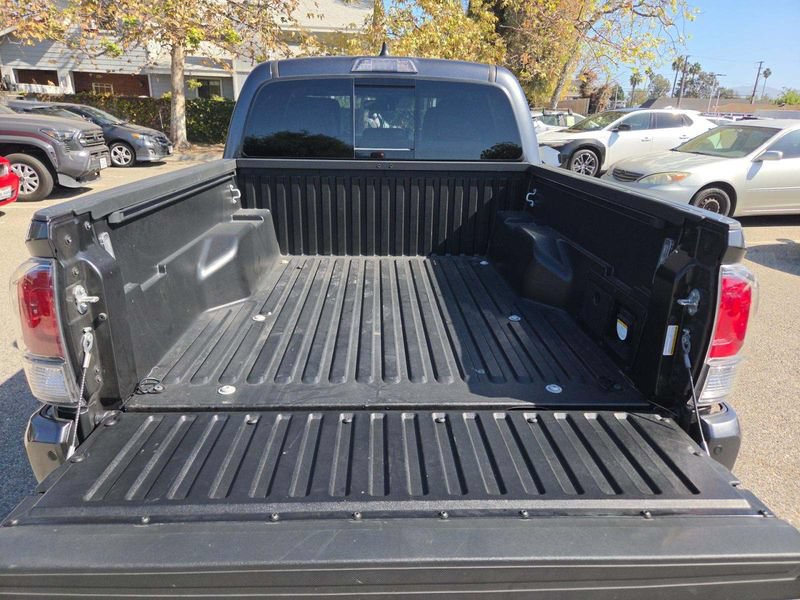 Used 2023 Toyota Tacoma TRD Sport w/ TRD Premium Sport Package AWD/4WD image 15