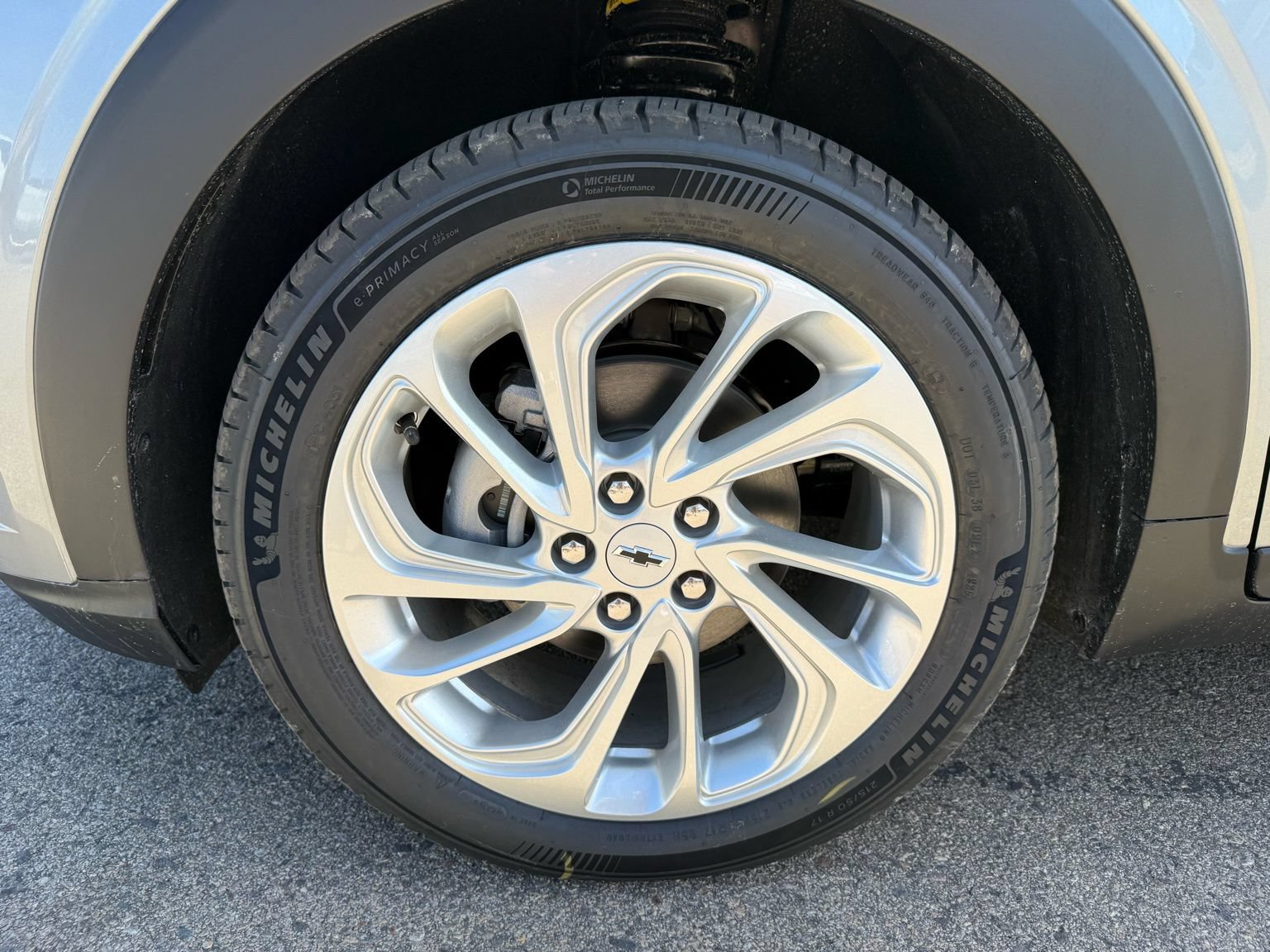New 2027 Chevrolet Bolt LT w/ Comfort Package FWD image 37