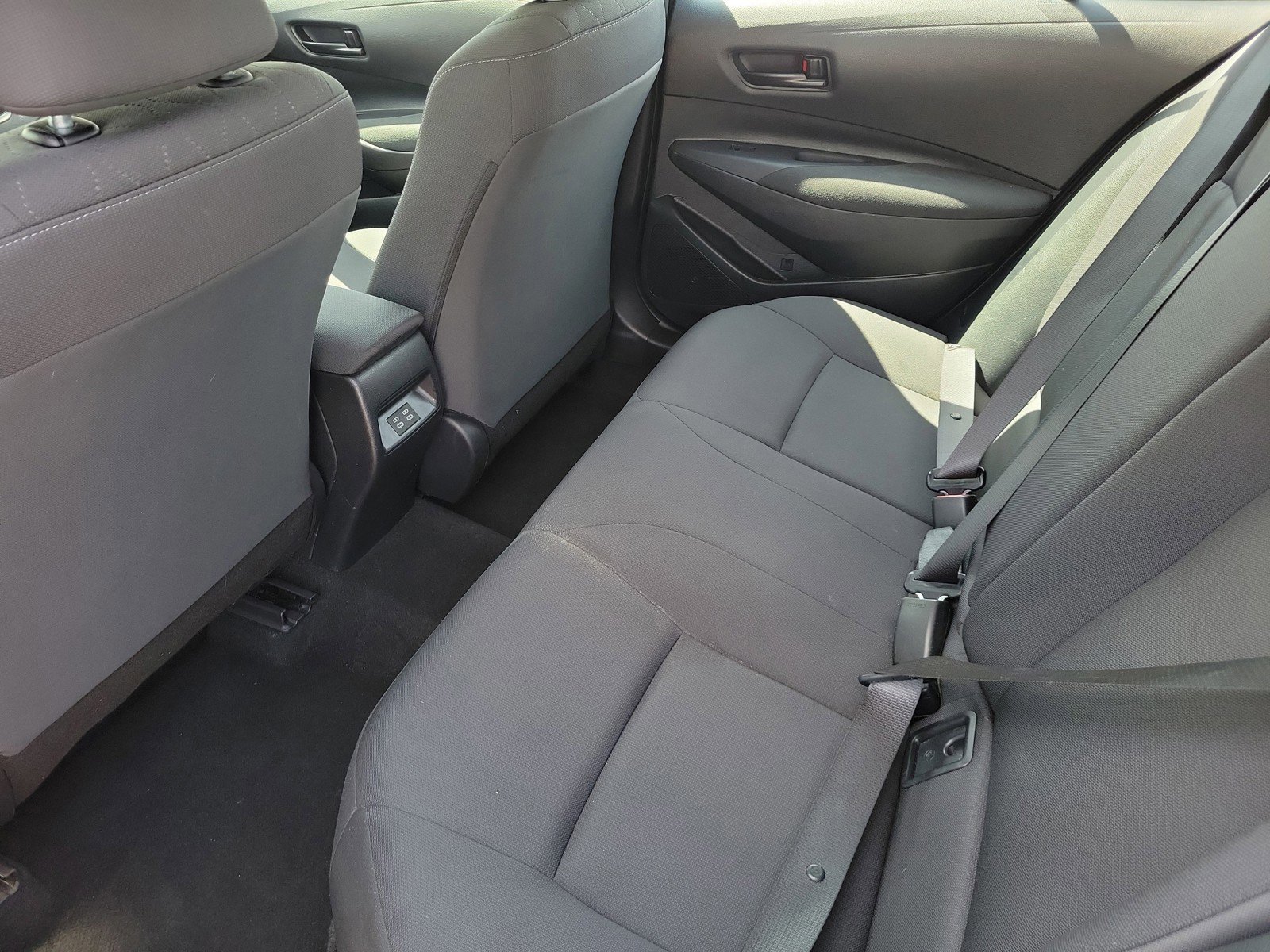 Used 2024 Toyota Corolla LE FWD image 9