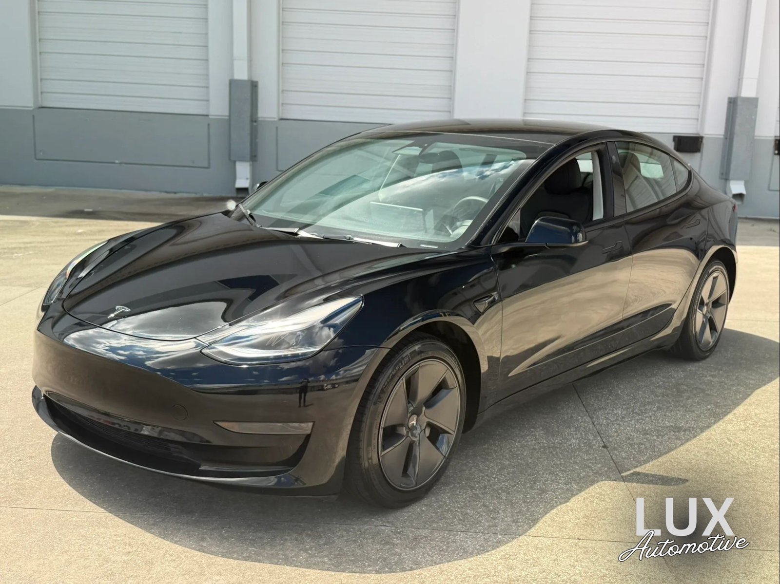 Used 2023 Tesla Model 3 Standard Range RWD image 1