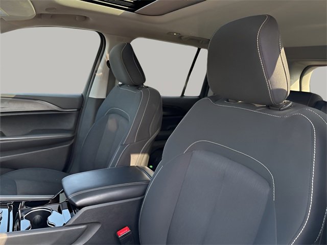 Used 2023 Jeep Grand Cherokee Laredo w/ Luxury Tech Group I image 8