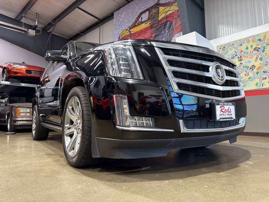 Used 2015 Cadillac Escalade Premium image 22