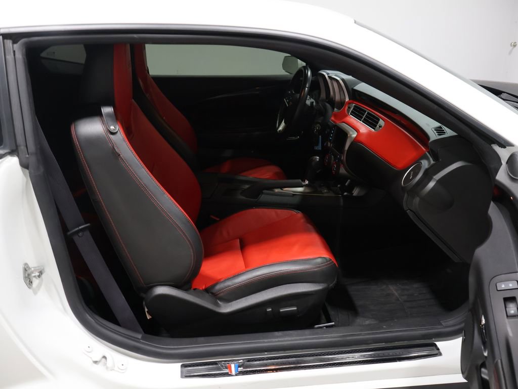 Used 2015 Chevrolet Camaro SS w/ Commemorative Special Edition image 19