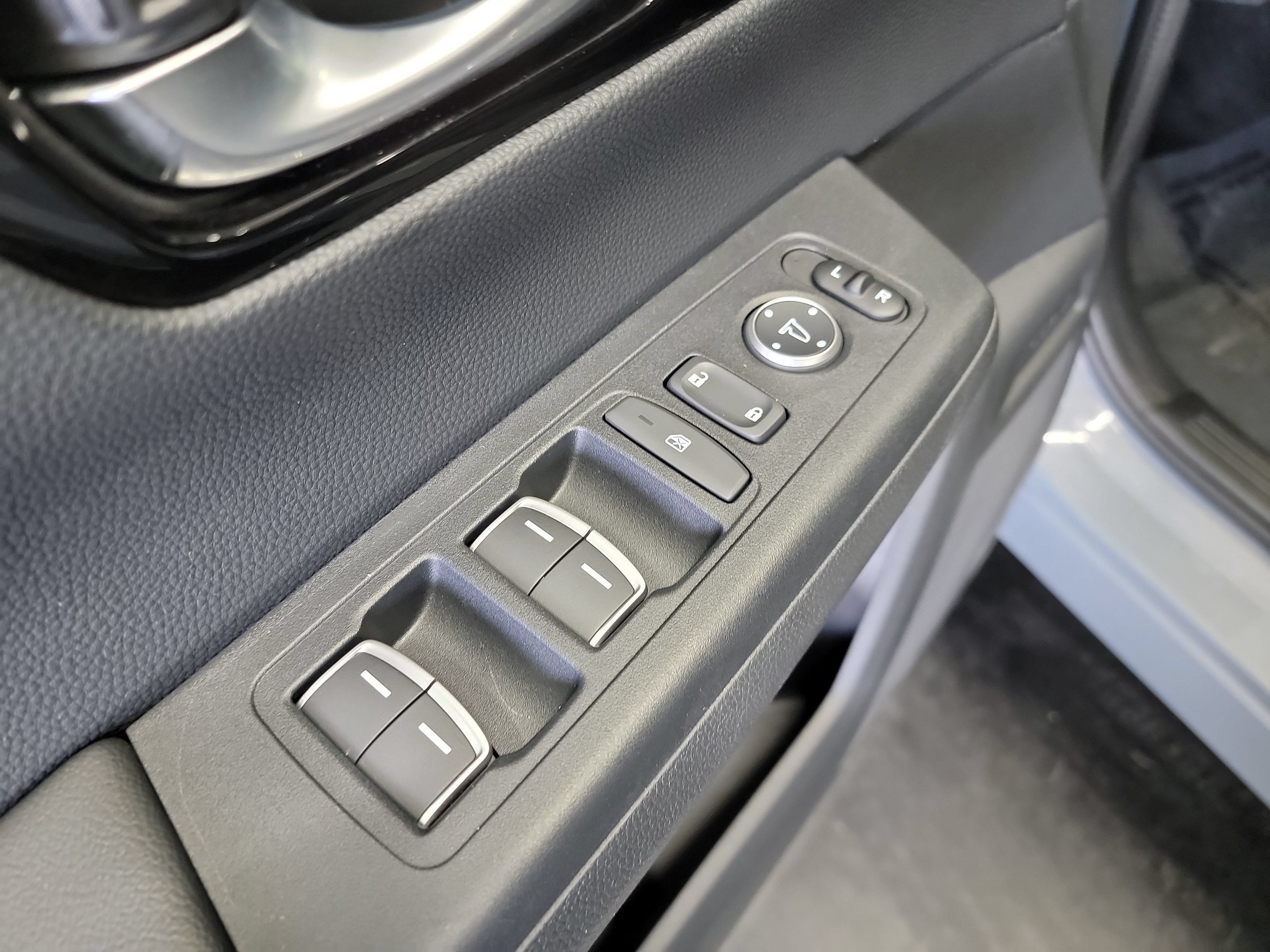 Used 2024 Honda CR-V Sport Touring image 14