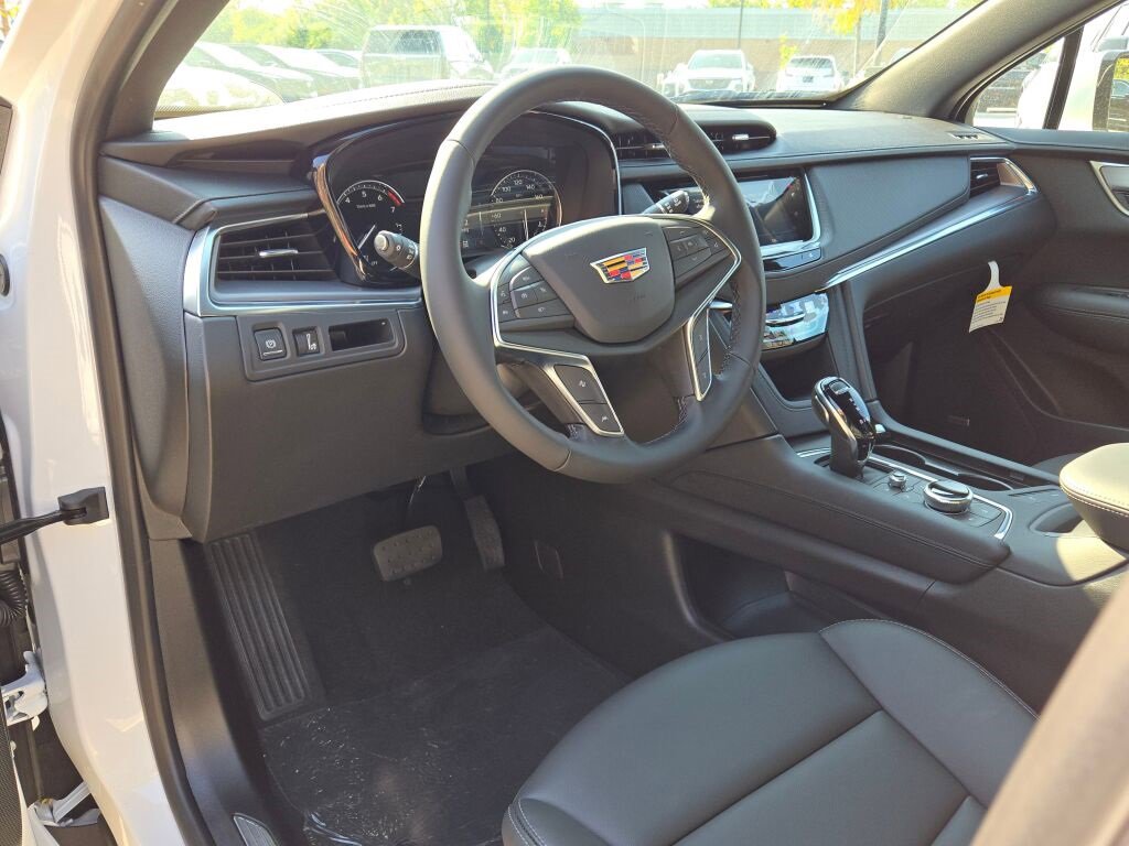 New 2025 Cadillac XT5 Luxury image 27