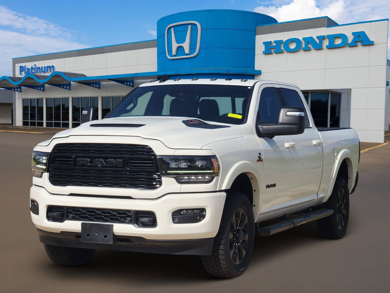 Used 2024 RAM 2500 Limited AWD/4WD image 2