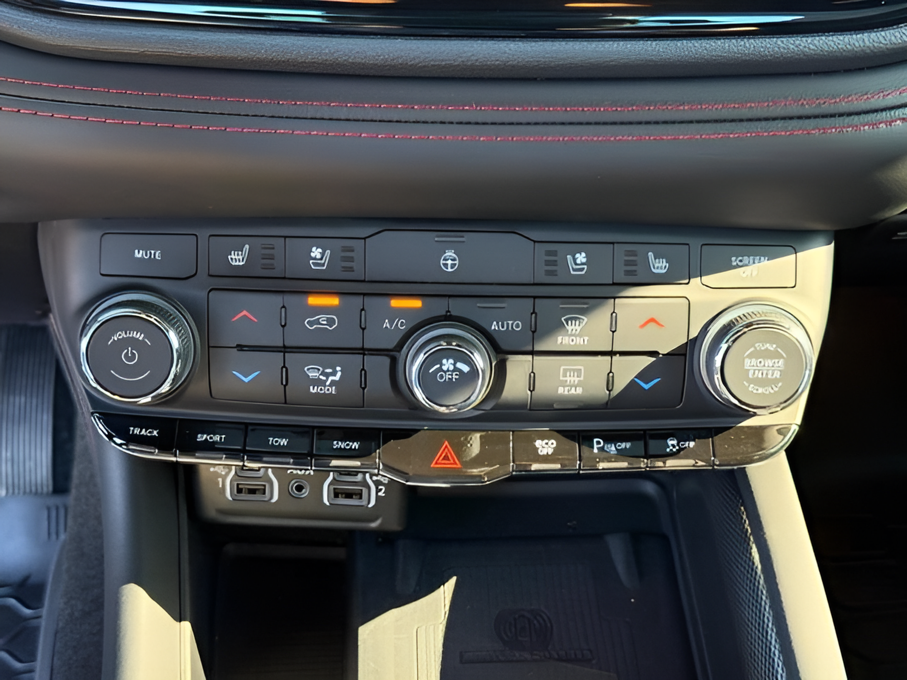 Used 2023 Dodge Durango R/T w/ Tow 'N Go Package AWD/4WD image 27