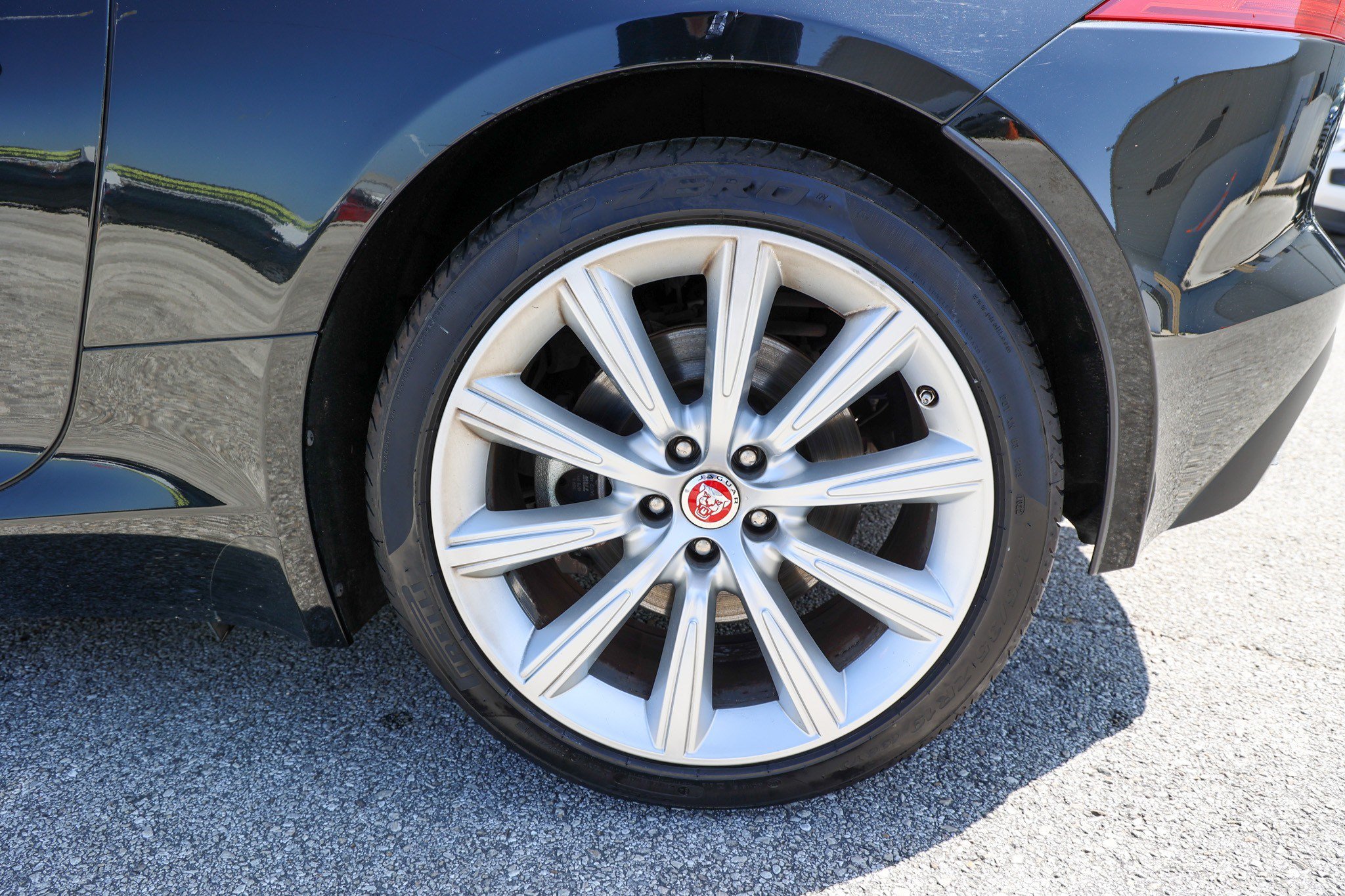 Used 2016 Jaguar F-TYPE Coupe RWD image 16