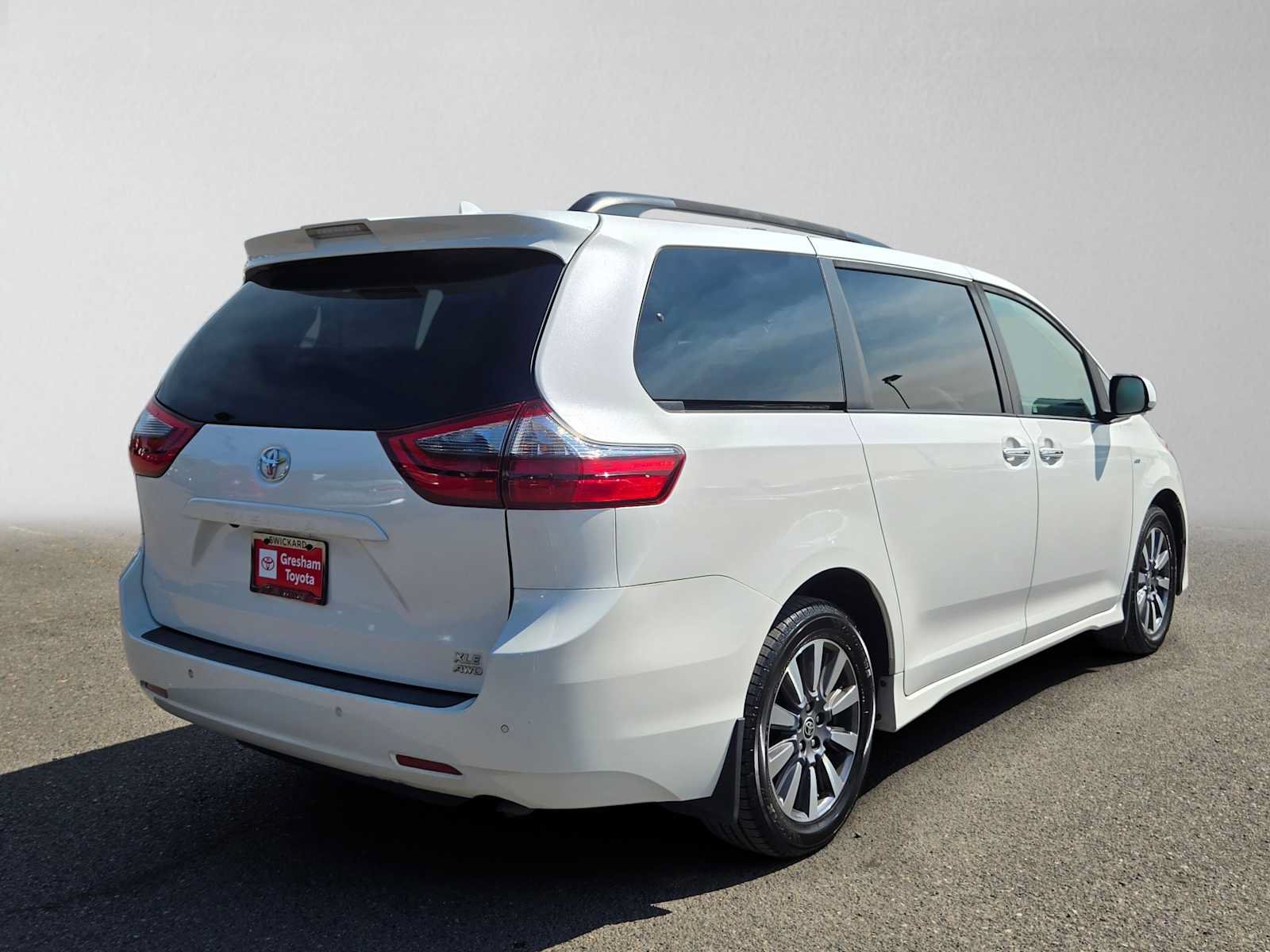 Certified 2020 Toyota Sienna XLE w/ XLE Navigation Package AWD/4WD image 3