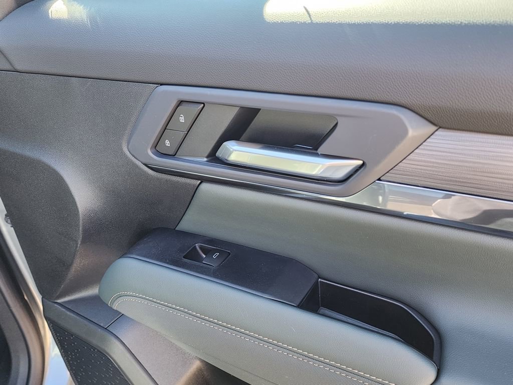 New 2026 GMC Terrain AT4 w/ Convenience Package III image 39