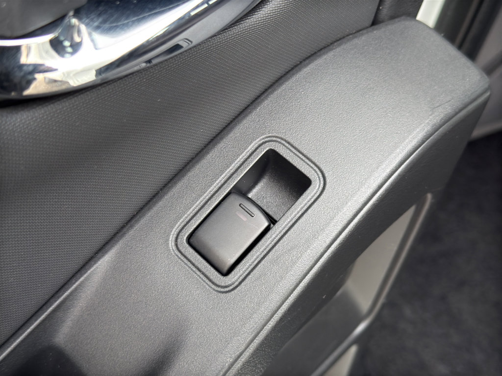 Certified 2022 Nissan Frontier SV image 30